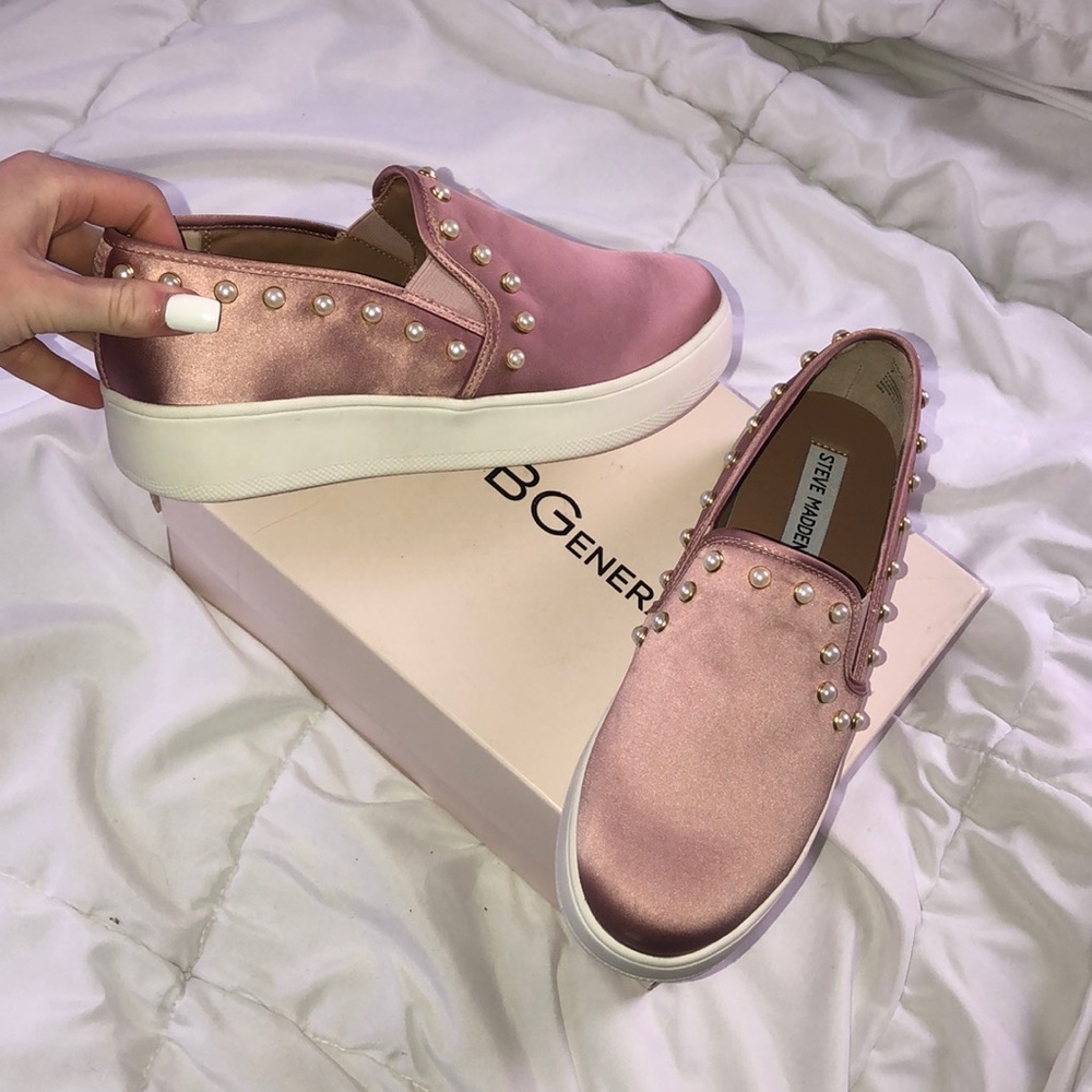 Steve Madden platform slip ons